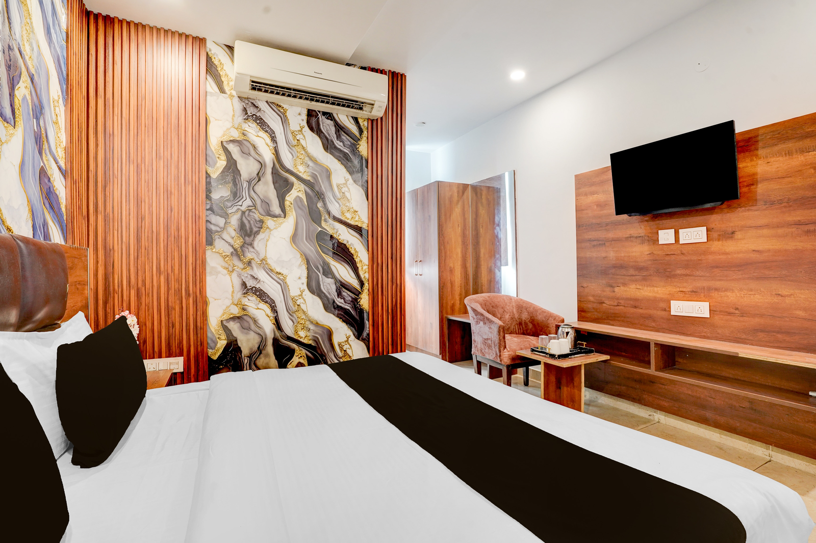 super collection o zirakpur bus terminal