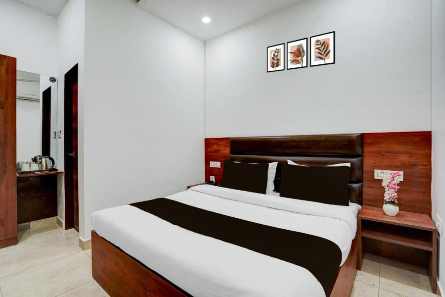 super collection o zirakpur bus terminal