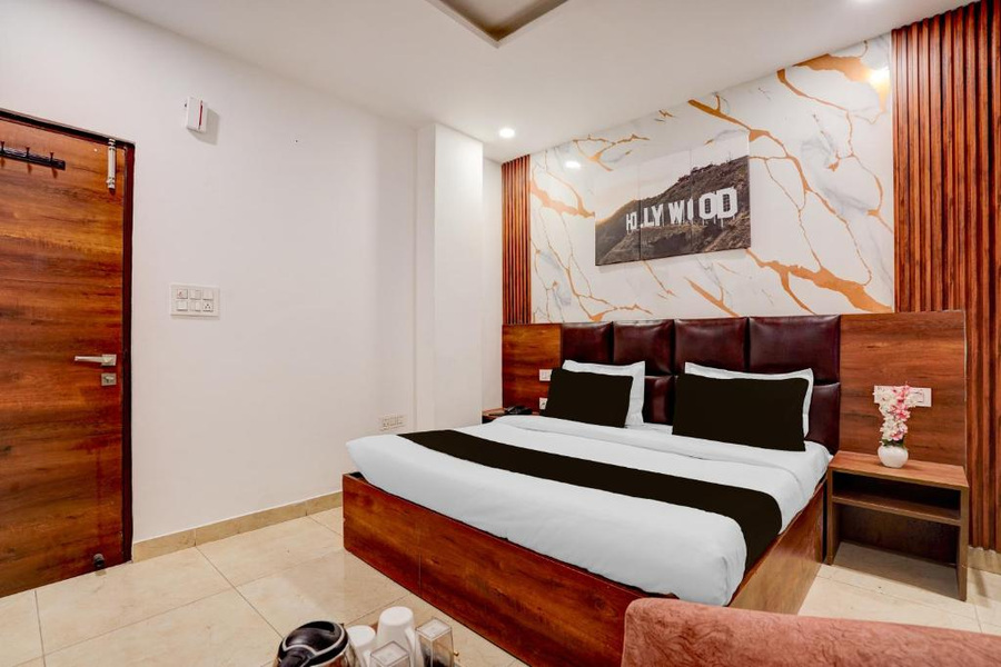 super collection o zirakpur bus terminal