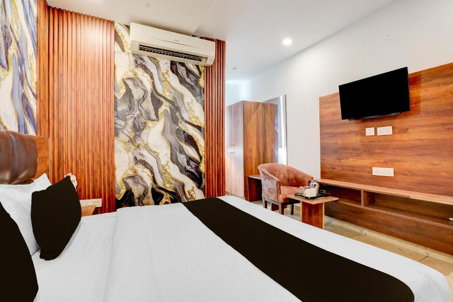 super collection o zirakpur bus terminal