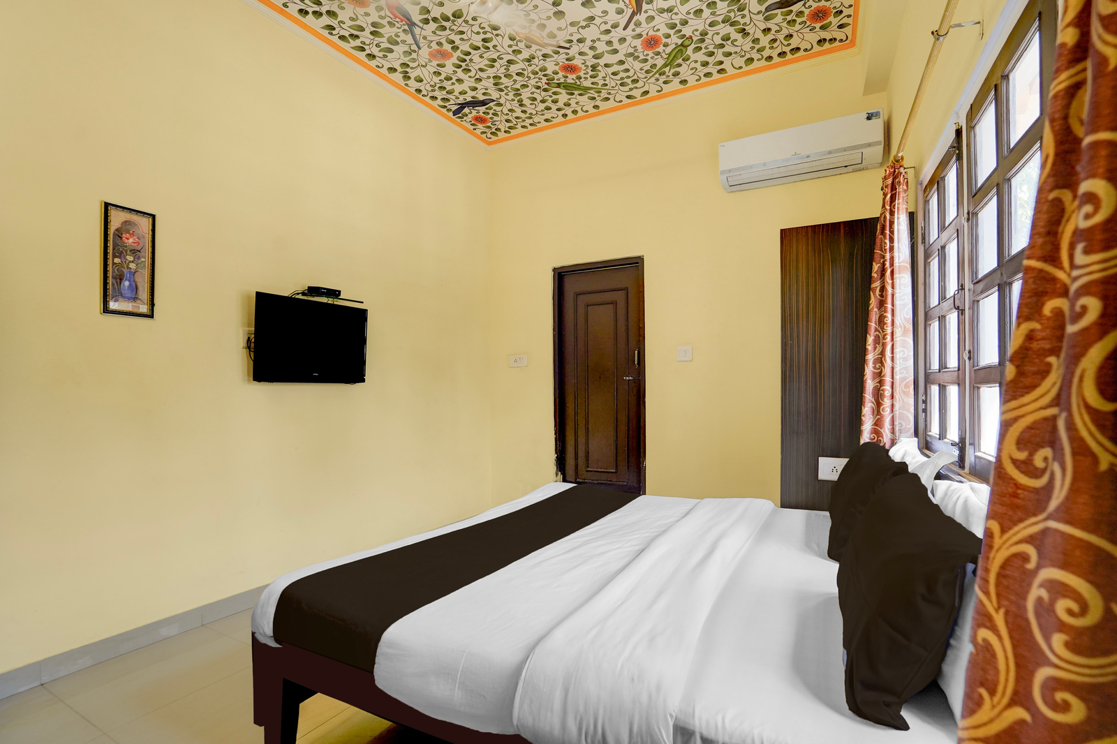 collection o rajiv gandhi museum ranthambore formerly hotel haveli