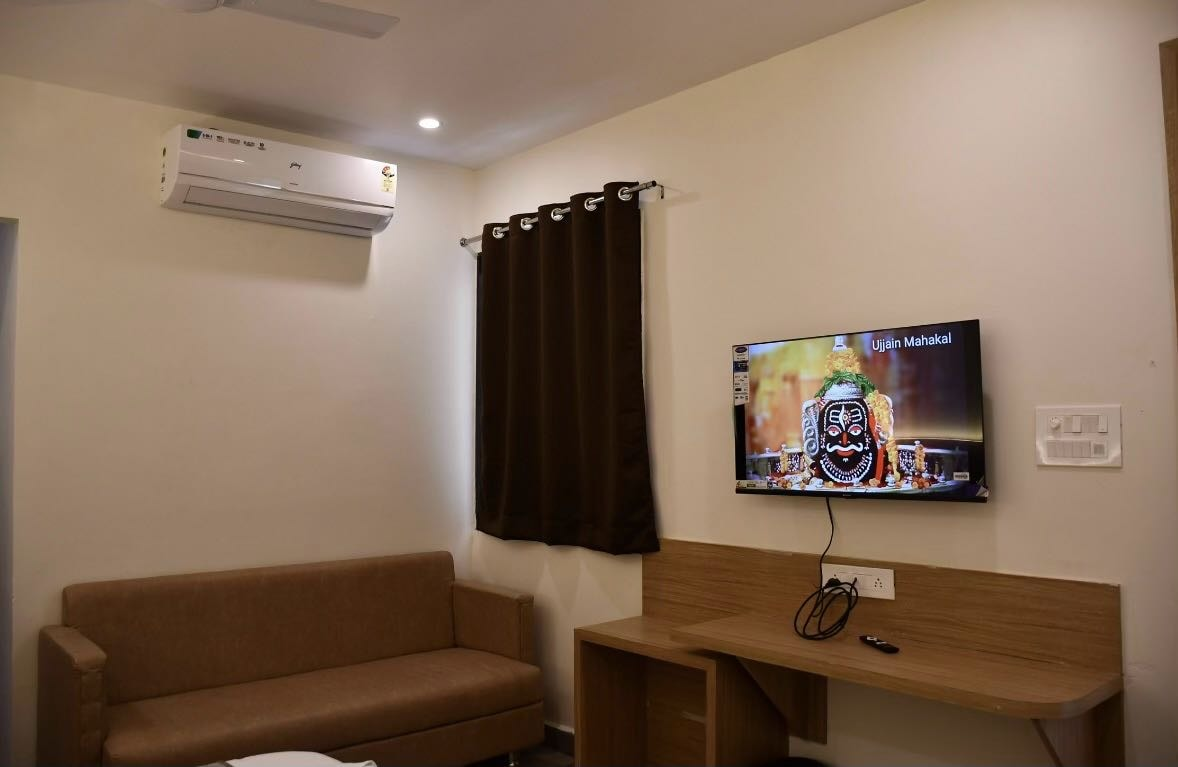 Super Townhouse Mahamrityunjay Dwar Ujjain Formerly Hotel Prakash,,3 star
