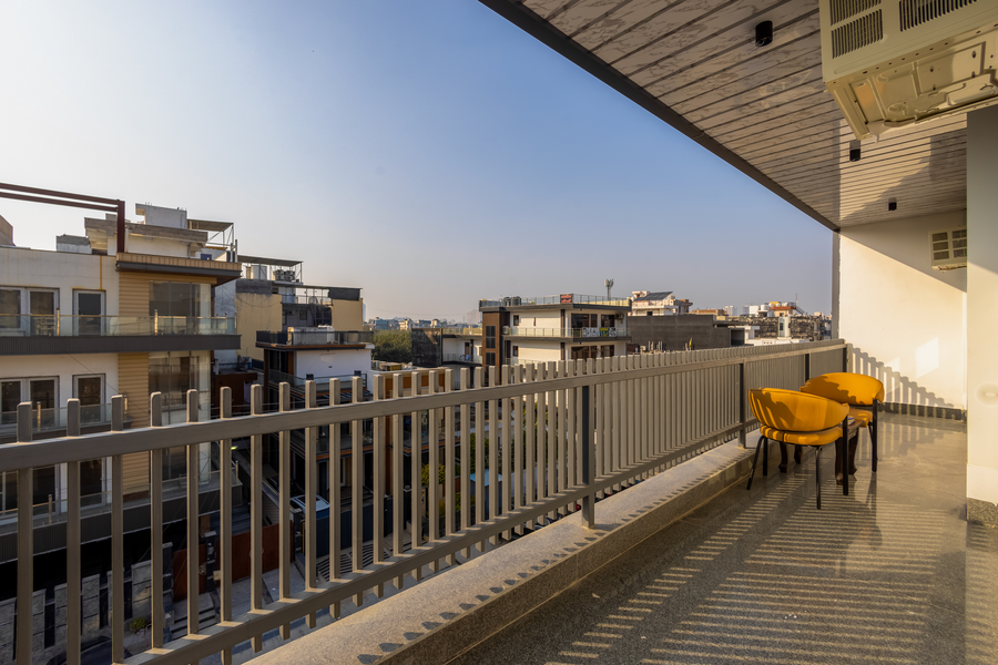 hotel park tree i sec 63a i noida