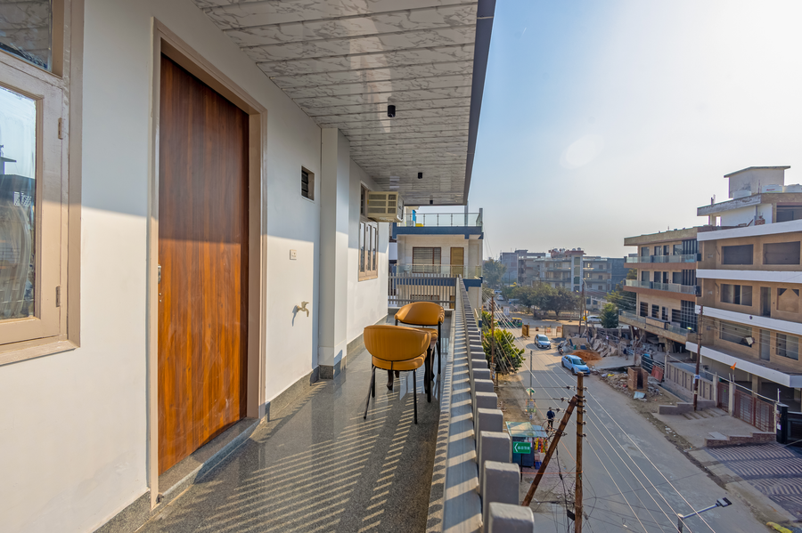 hotel park tree i sec 63a i noida