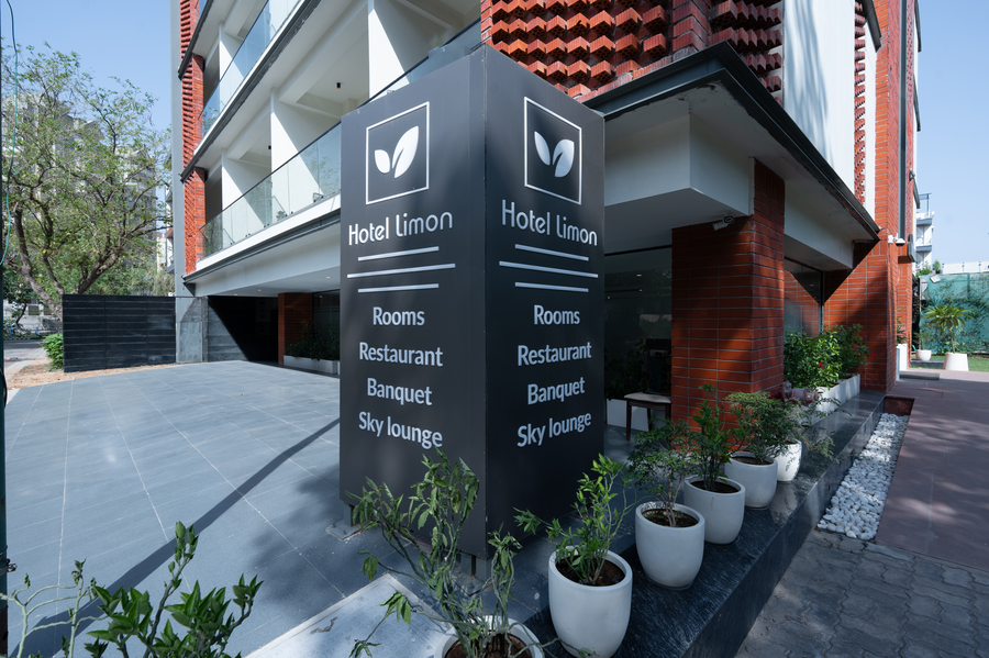hotel limon sector 45