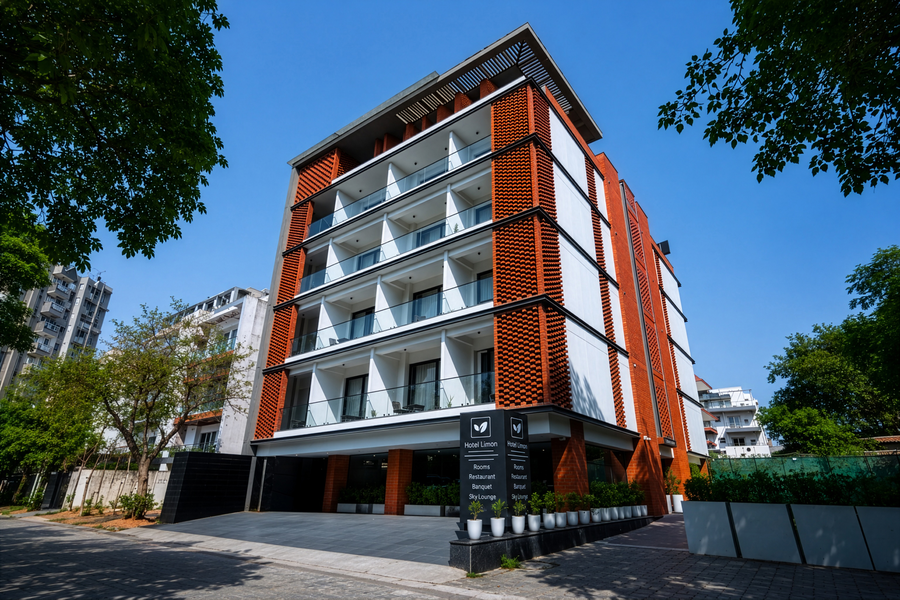hotel limon sector 45