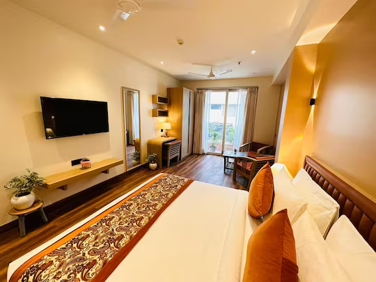 hotel ip swarn near anand vihar vaishali