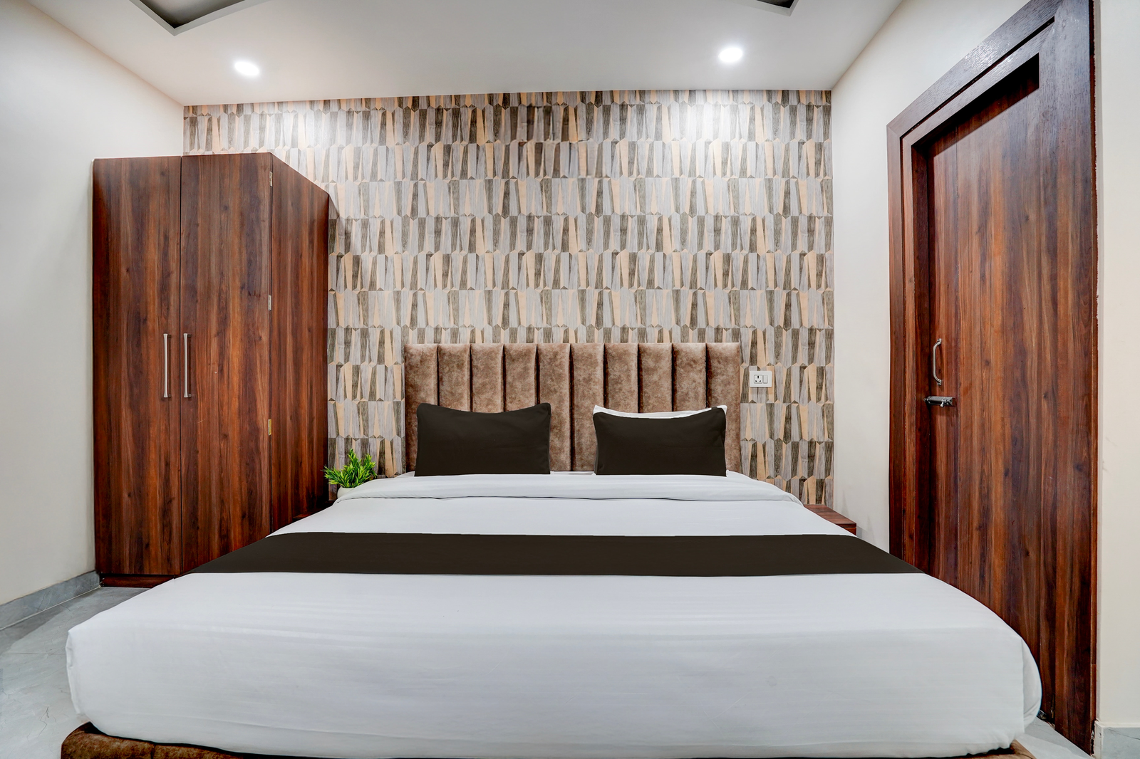 hotel o civil lines bareilly formerly neelam inn