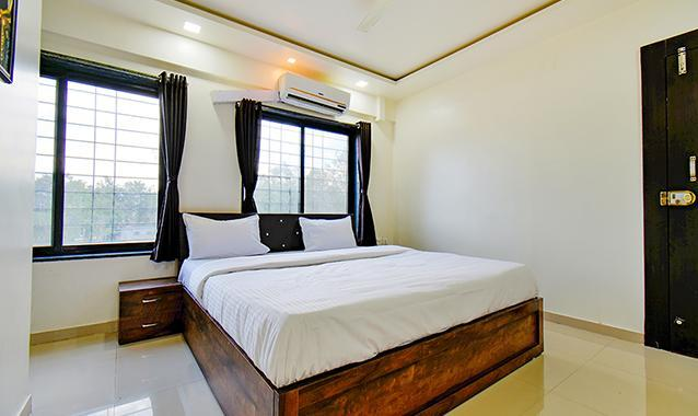 fabhotel white house nanded