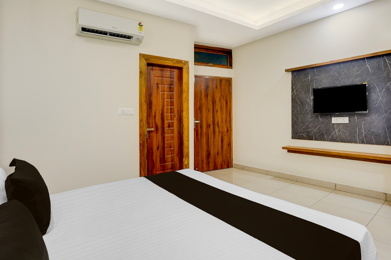 super townhouse varanasi city station formerly s kumar inn