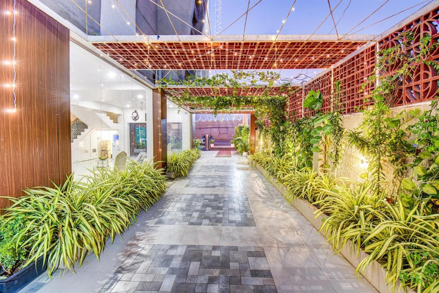 fabhotel prime chhappan