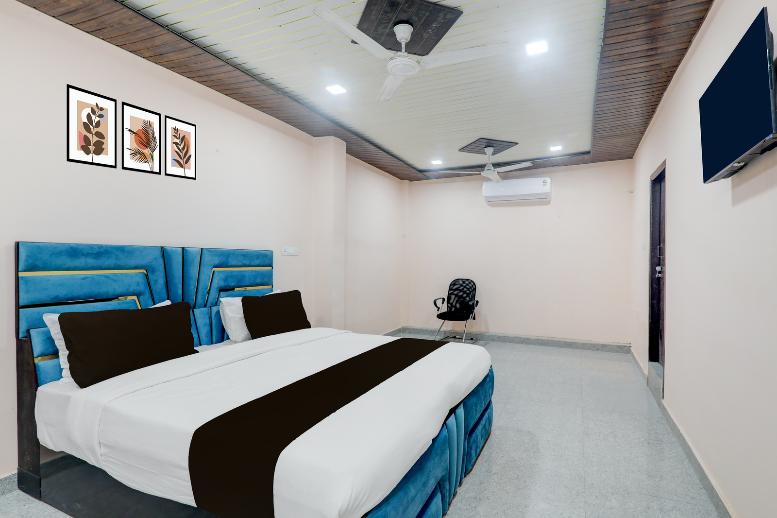 hotel o shri buddheshwar temple lucknow