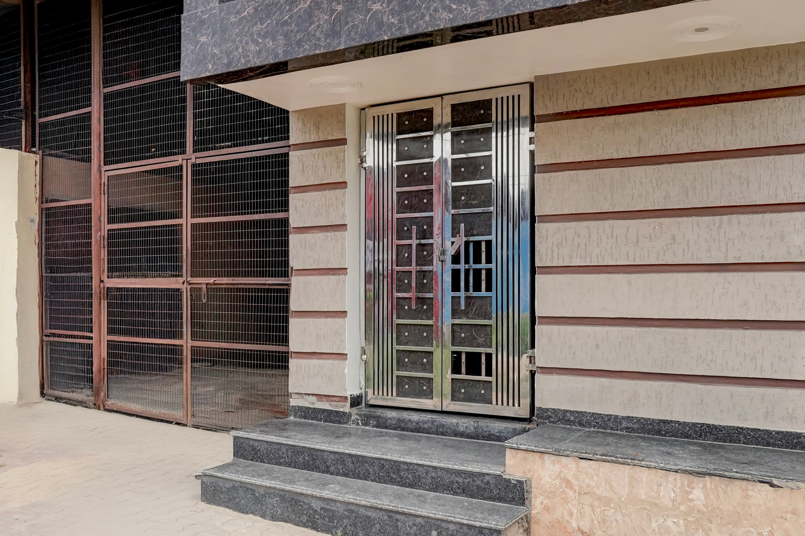 hotel o yamuna riverview formerly swyamwar resort