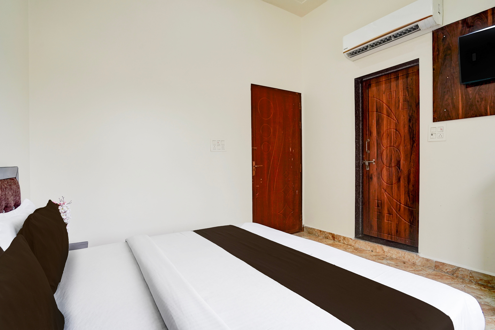 hotel o yamuna riverview formerly swyamwar resort