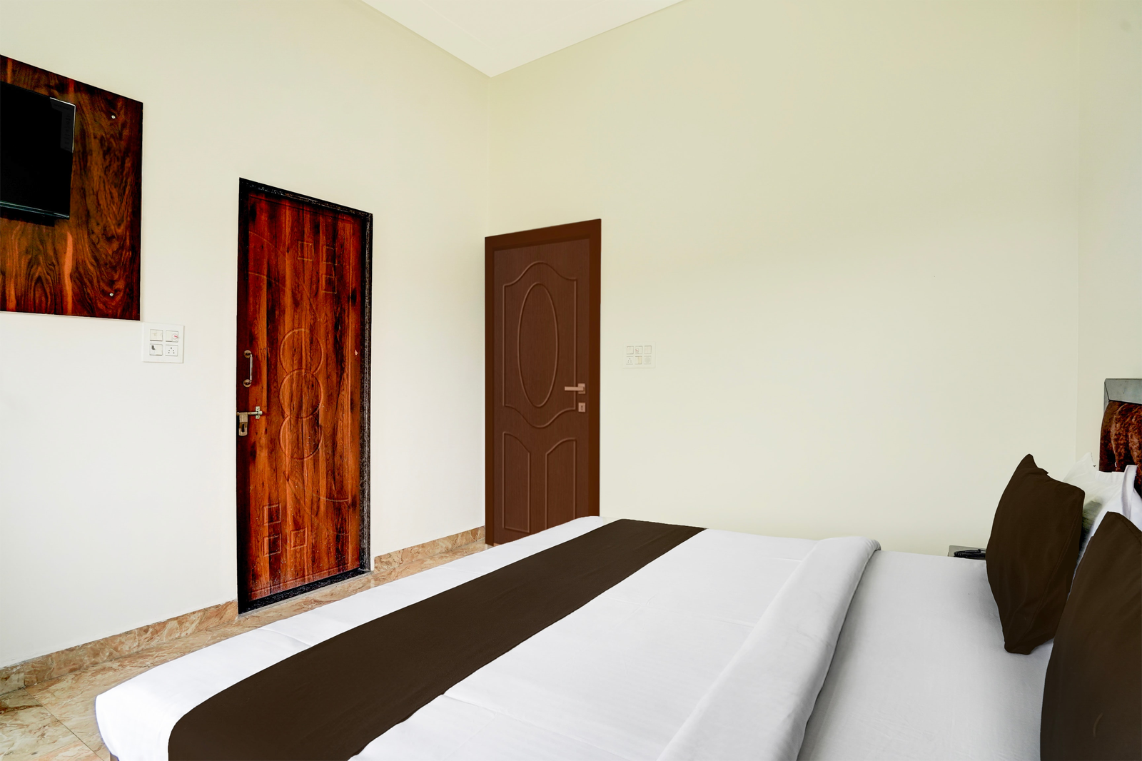 hotel o yamuna riverview formerly swyamwar resort