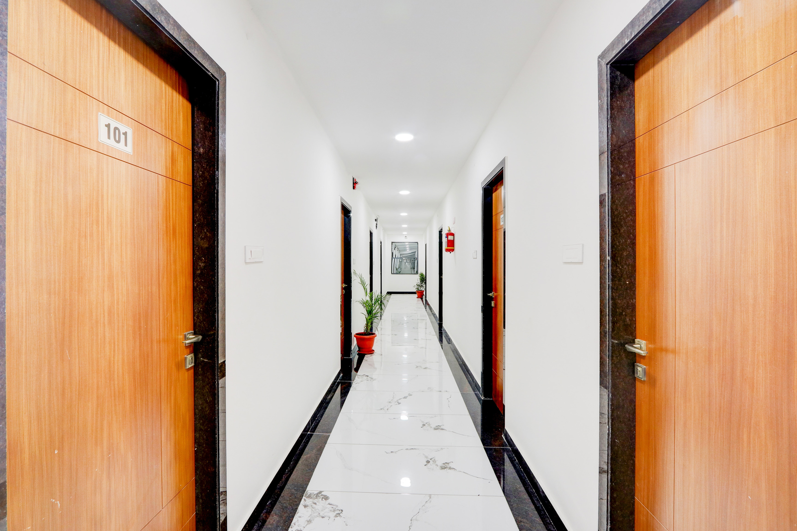 super townhouse oak public garden hanamkonda formerly vishnu grand