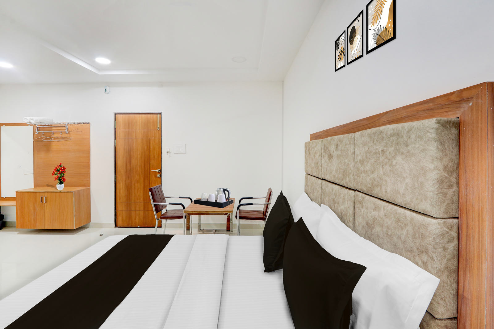 super townhouse oak public garden hanamkonda formerly vishnu grand