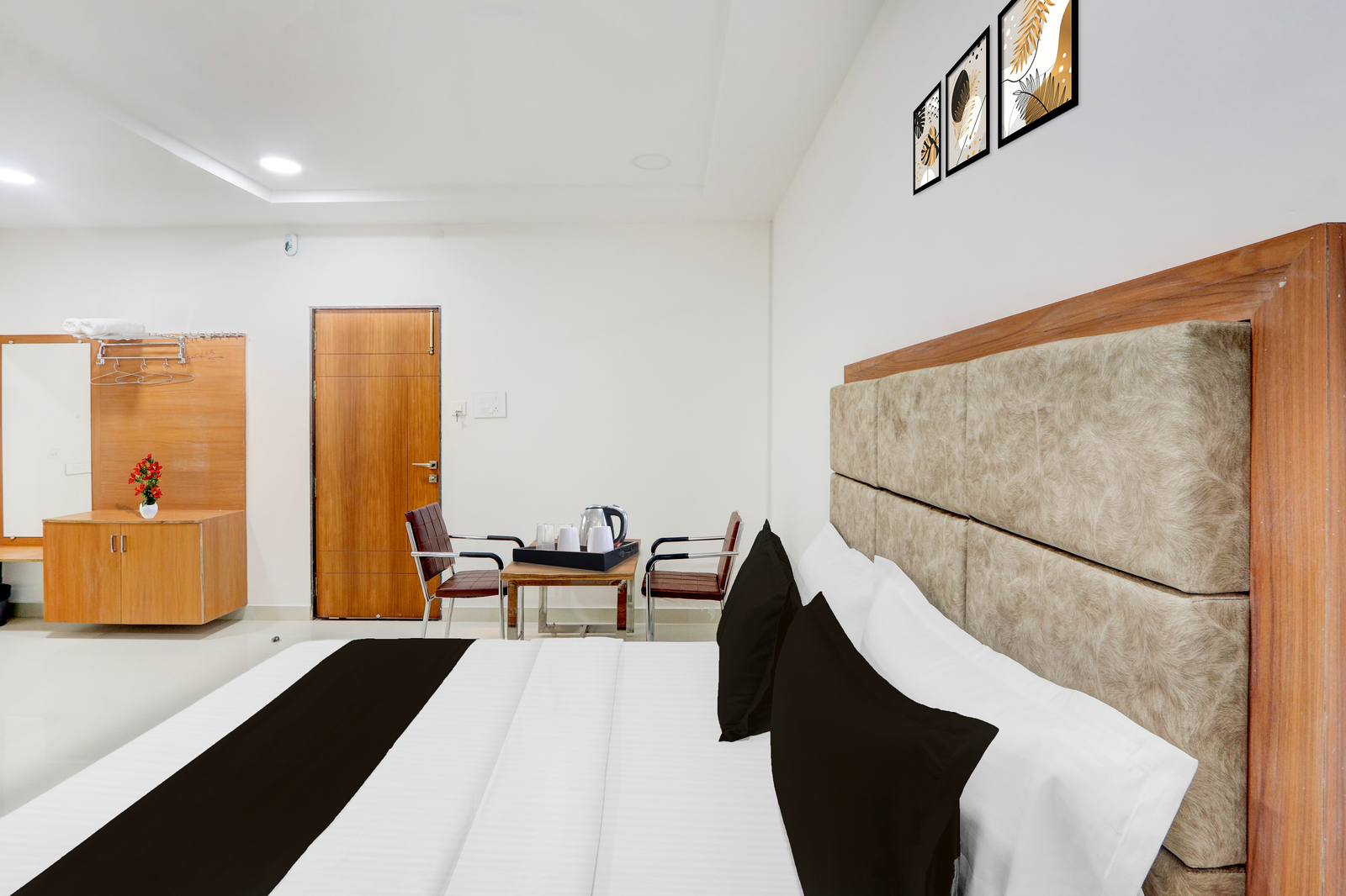 super townhouse oak public garden hanamkonda formerly vishnu grand