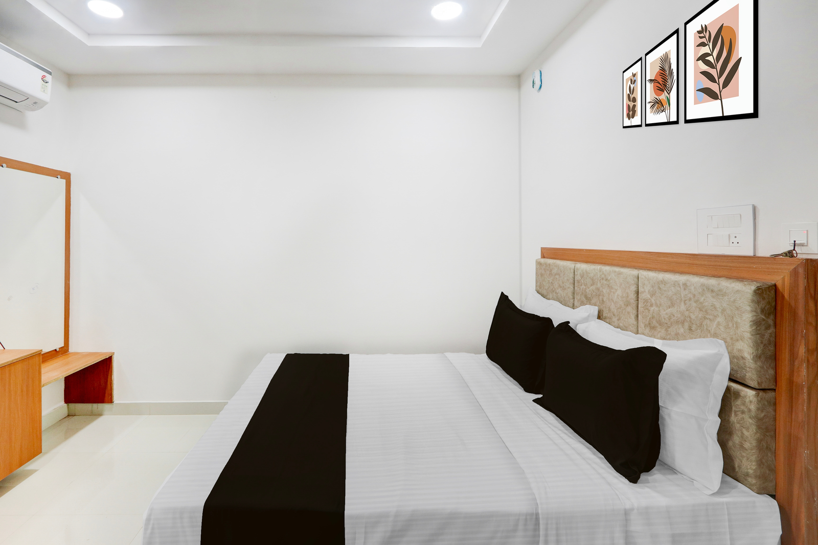 super townhouse oak public garden hanamkonda formerly vishnu grand