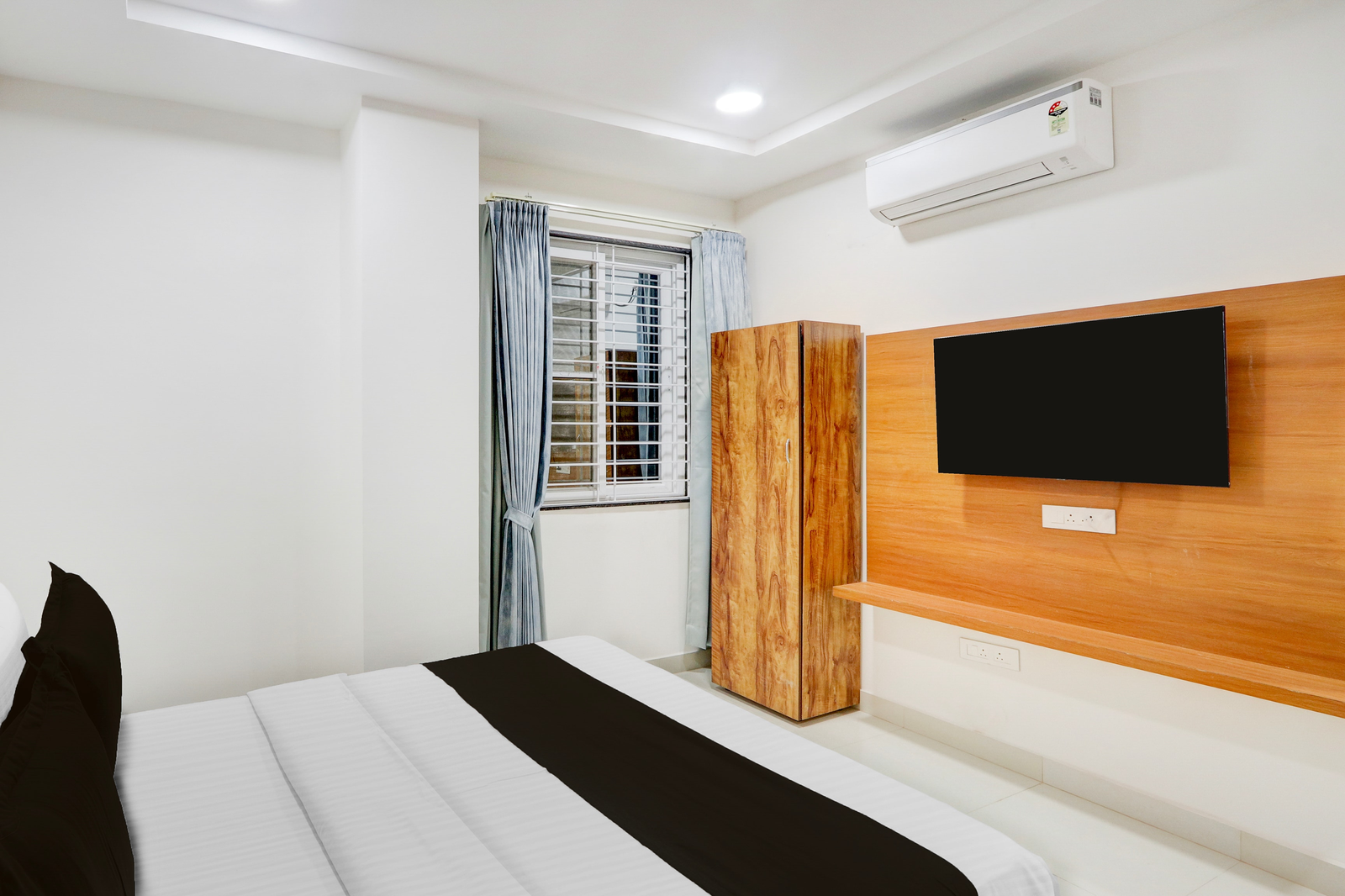 super townhouse oak public garden hanamkonda formerly vishnu grand