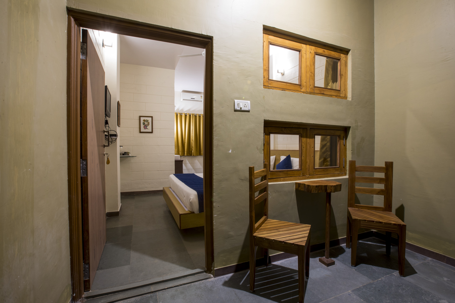 pantheron lodge bandhavgarh