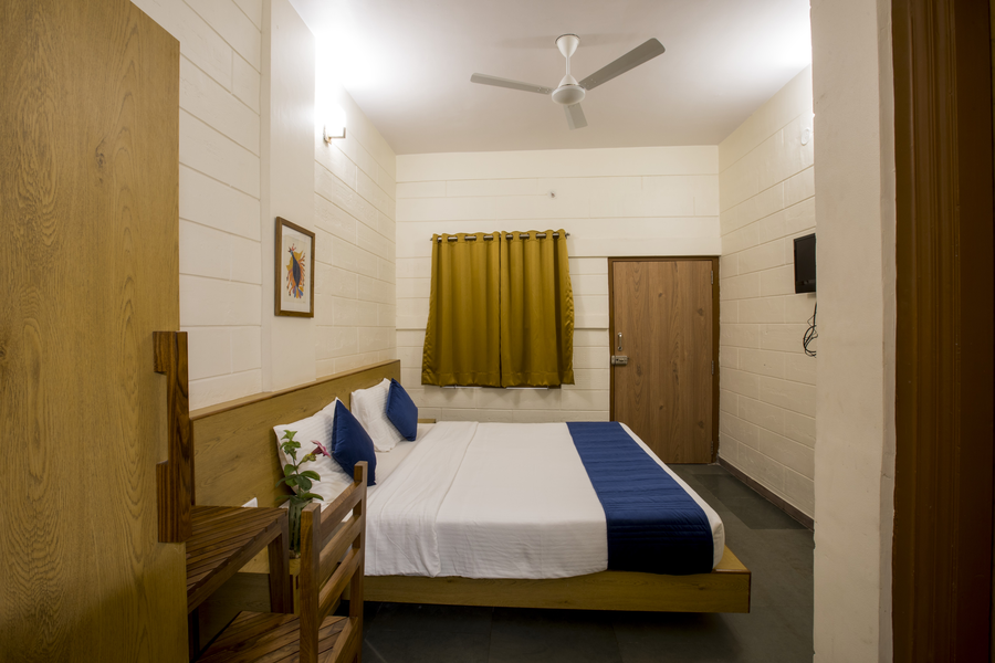 pantheron lodge bandhavgarh