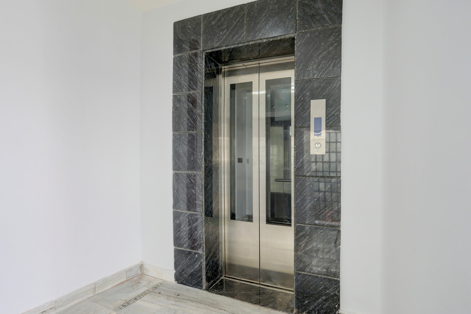 super townhouse vishwanath temple varanasi