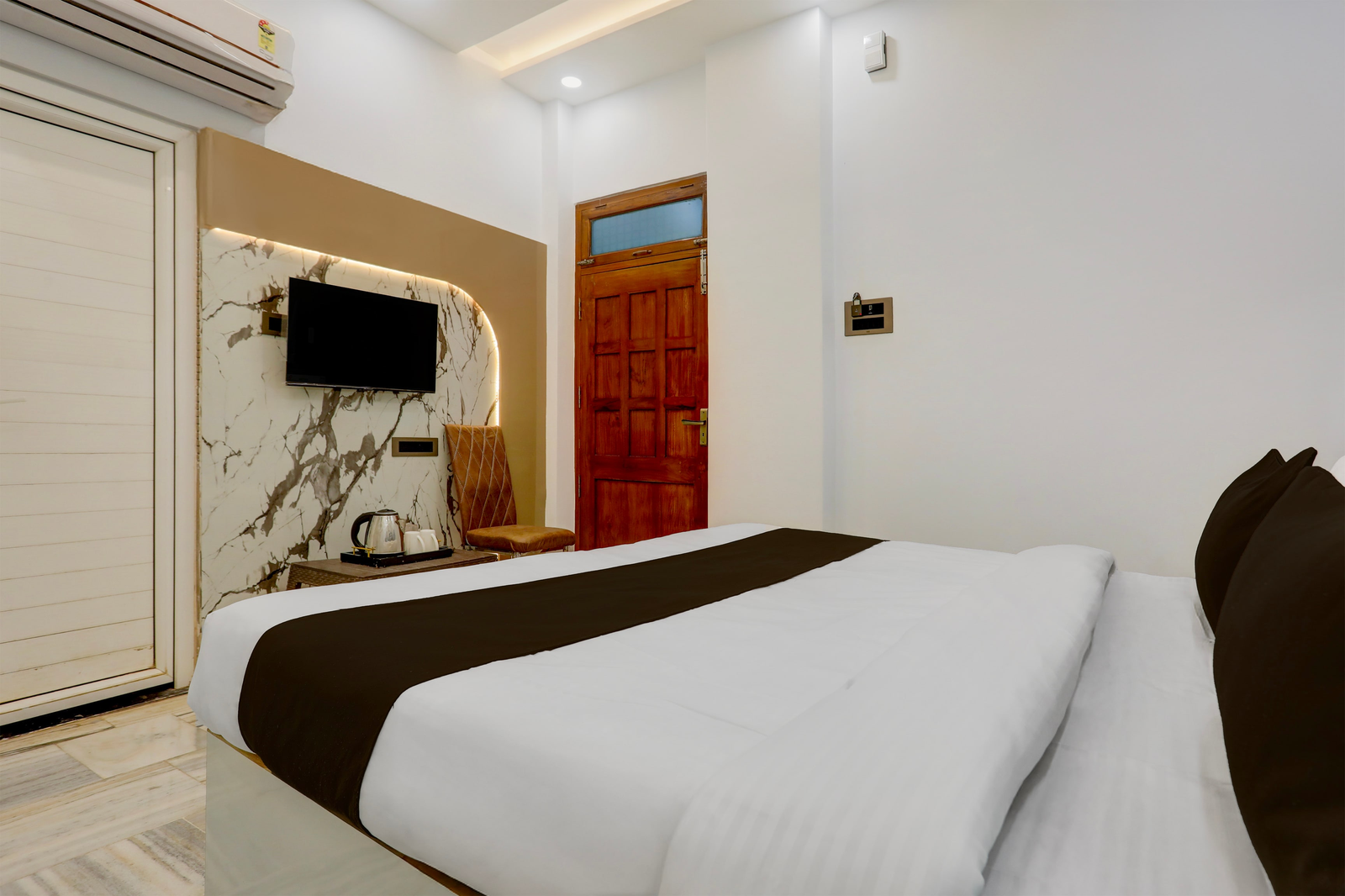 super townhouse vishwanath temple varanasi