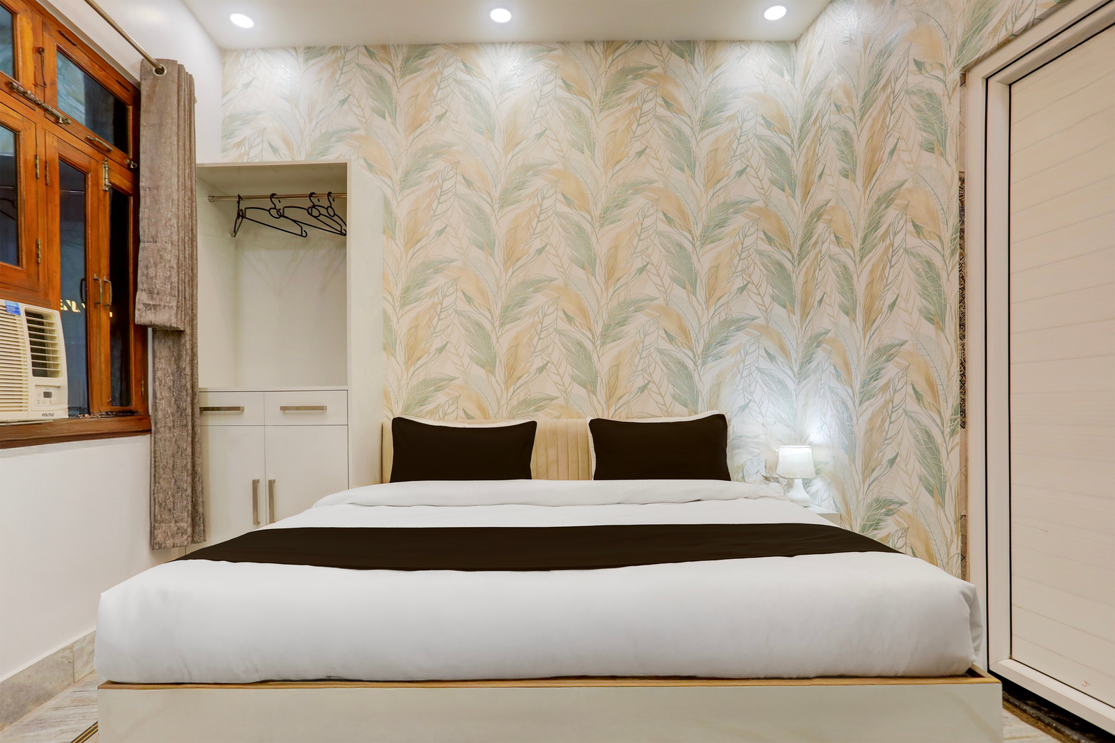 super townhouse vishwanath temple varanasi