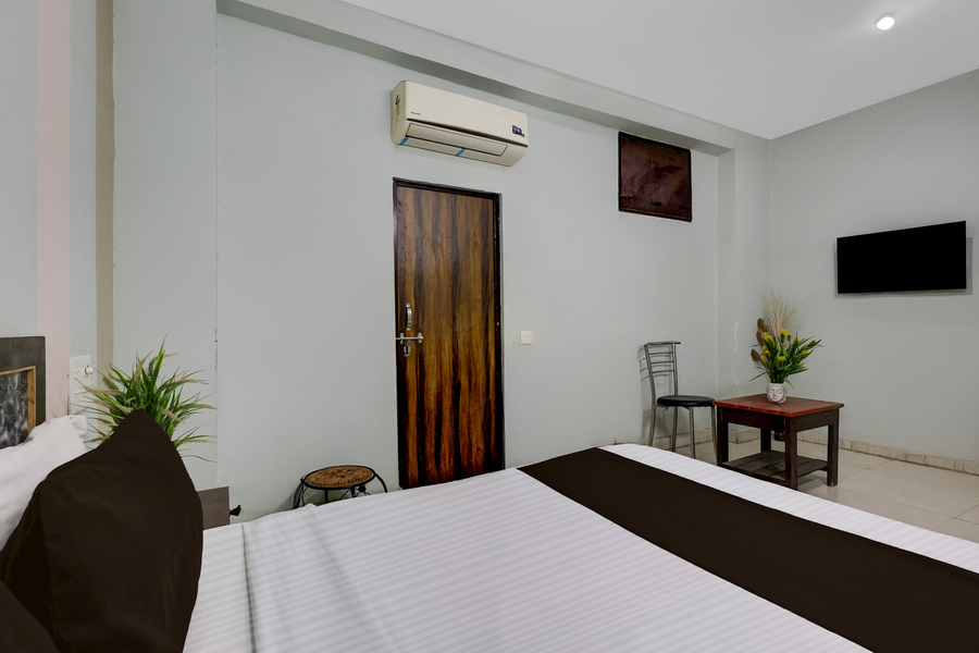 super hotel o dadri main road greater noida