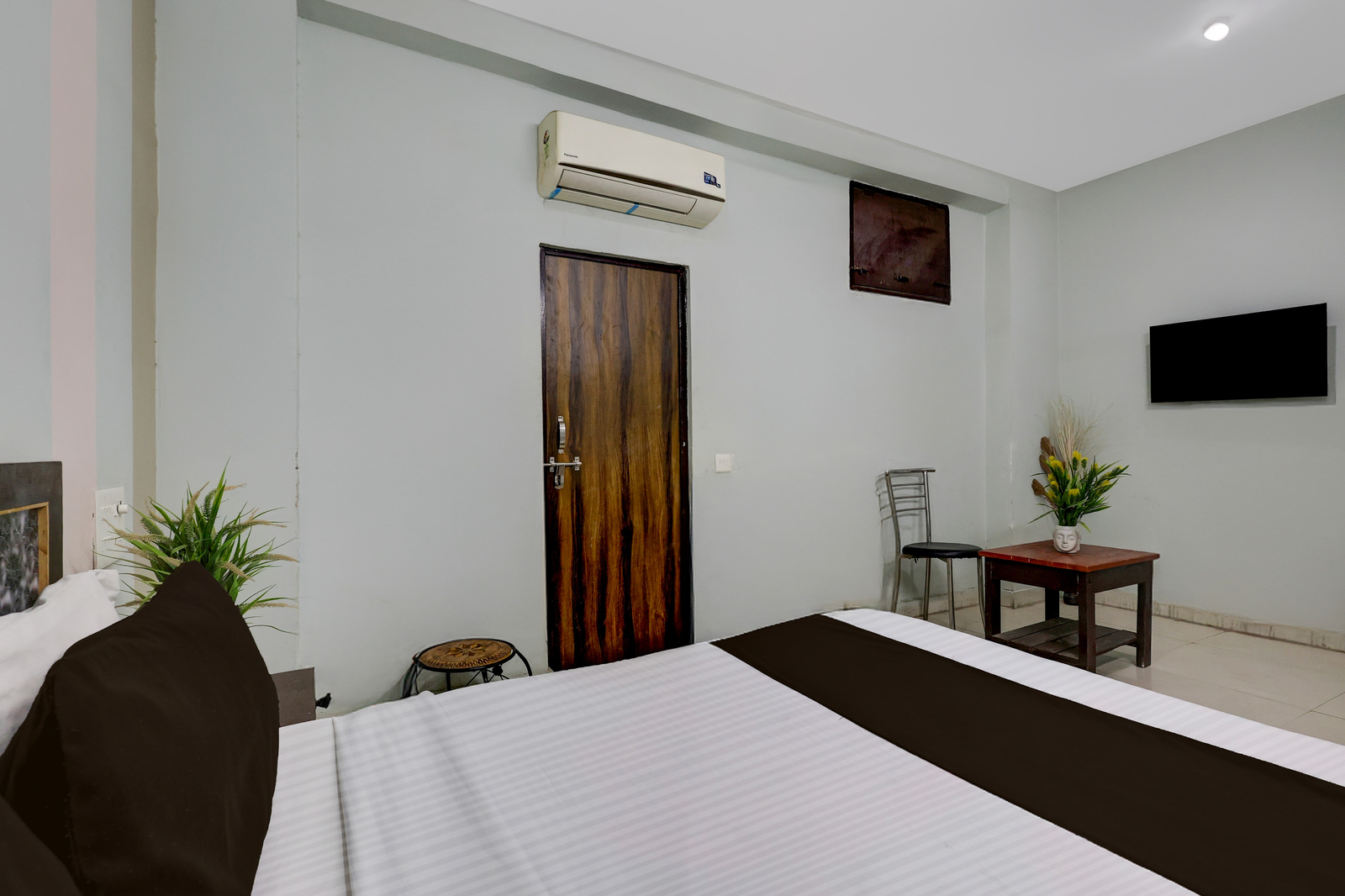 super hotel o dadri main road greater noida