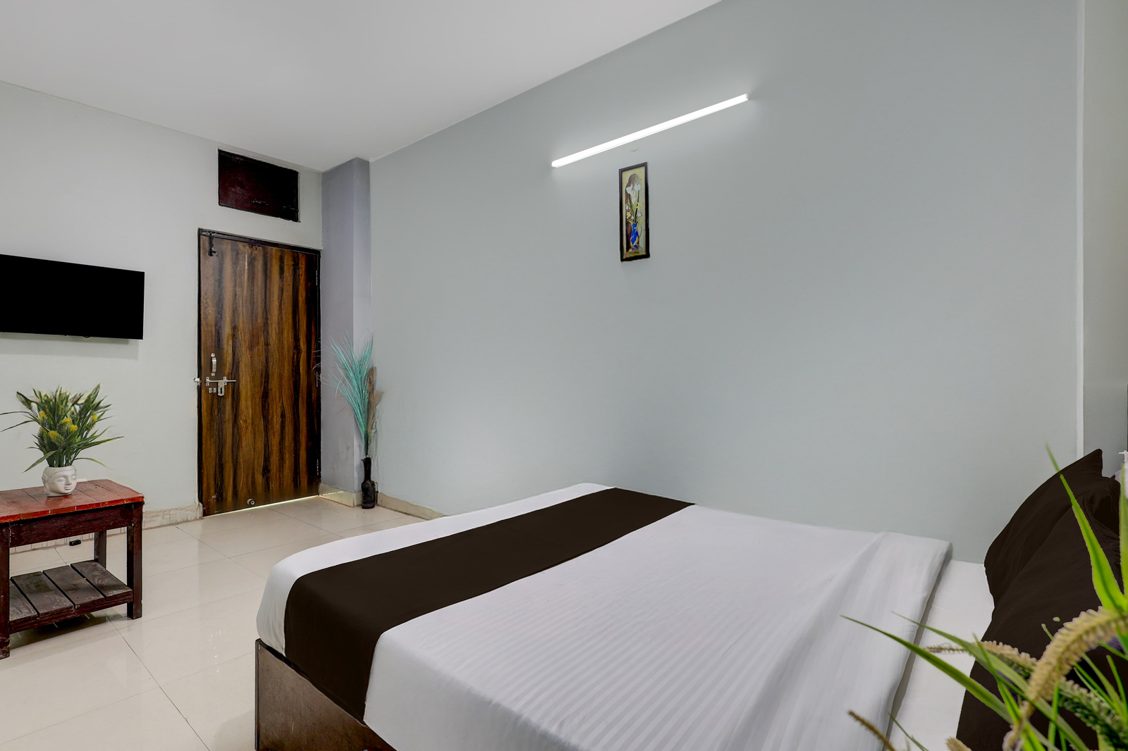 super hotel o dadri main road greater noida