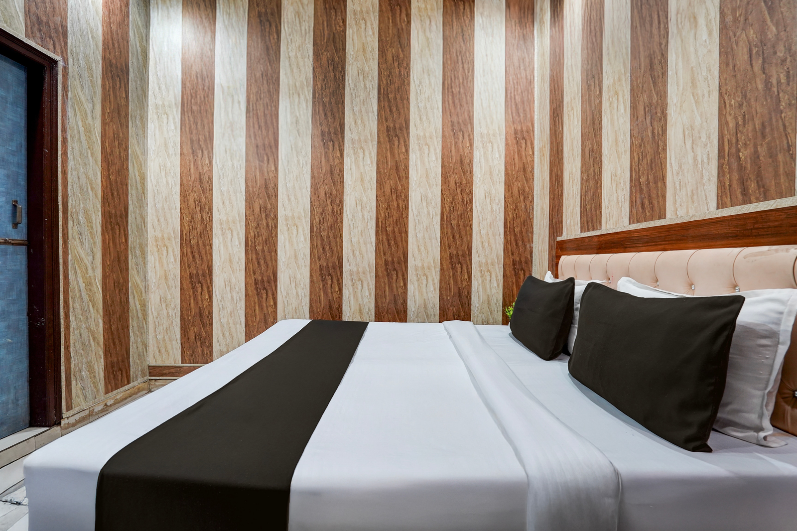 hotel o dadri railway station formerly cross town