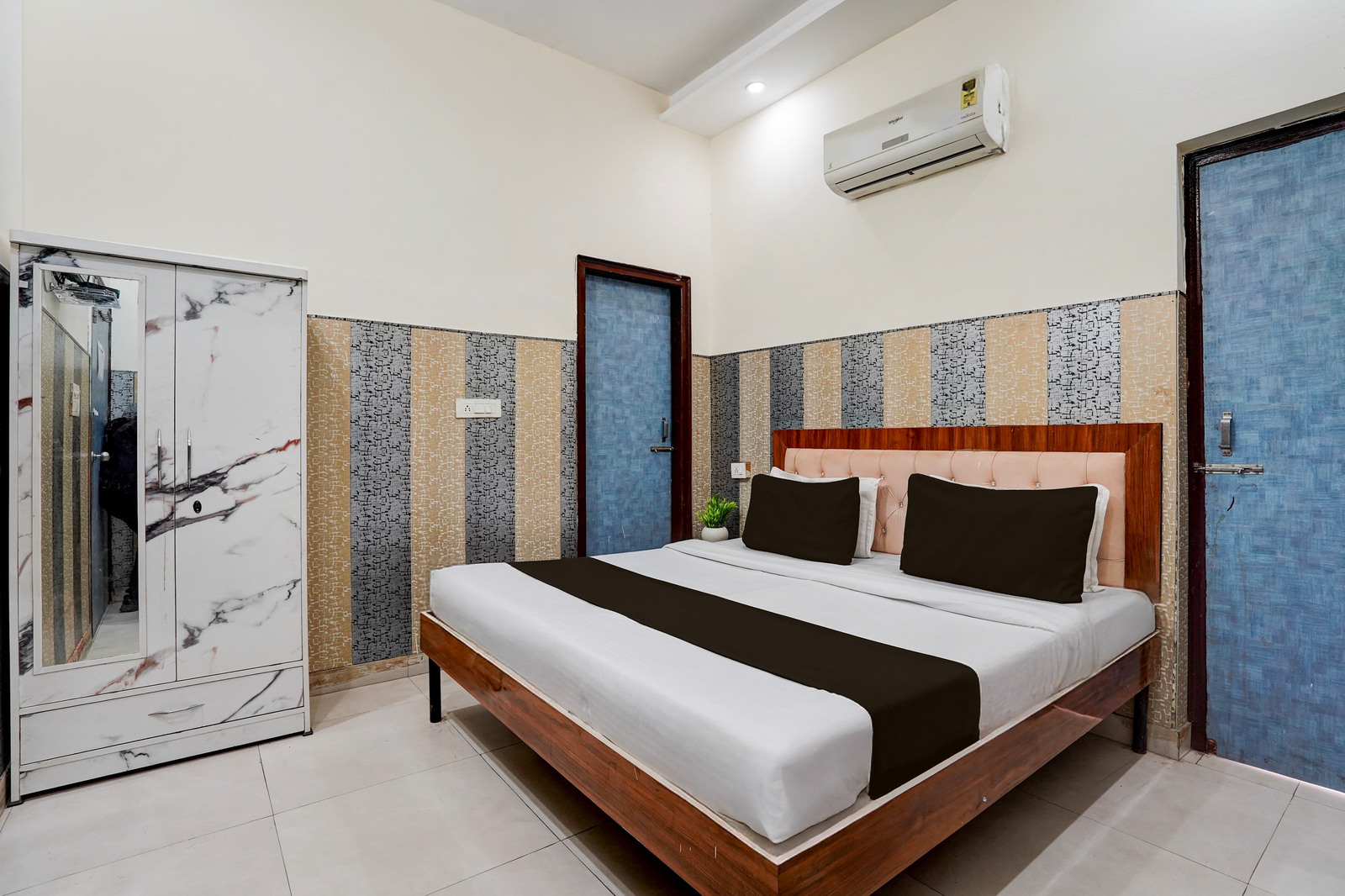 hotel o dadri railway station formerly cross town