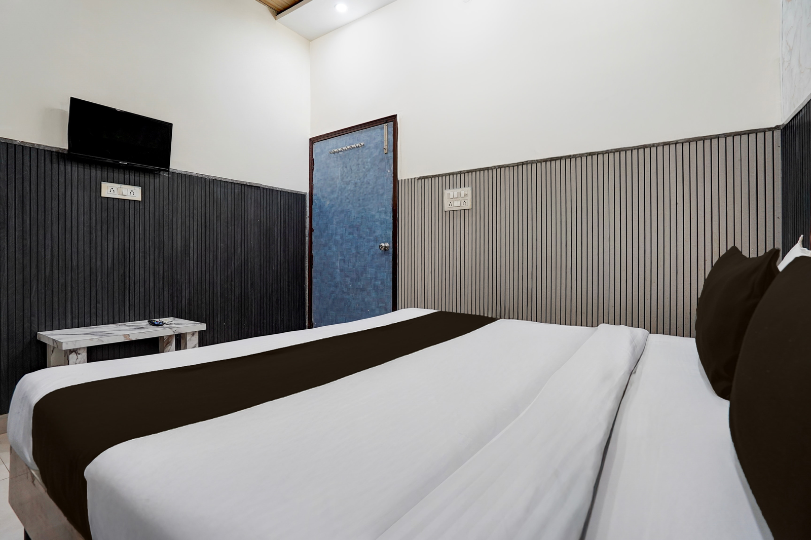 hotel o dadri railway station formerly cross town