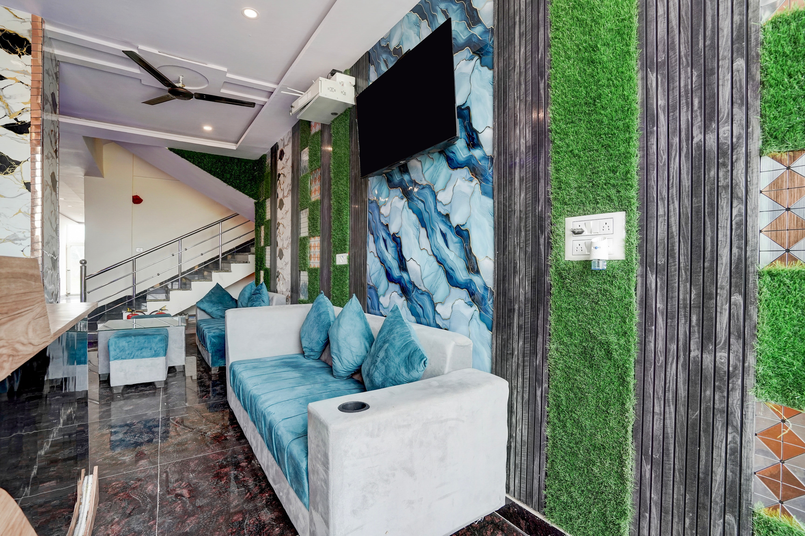 collection o radha krishna temple vrindavan formerly shri hari seva sadan