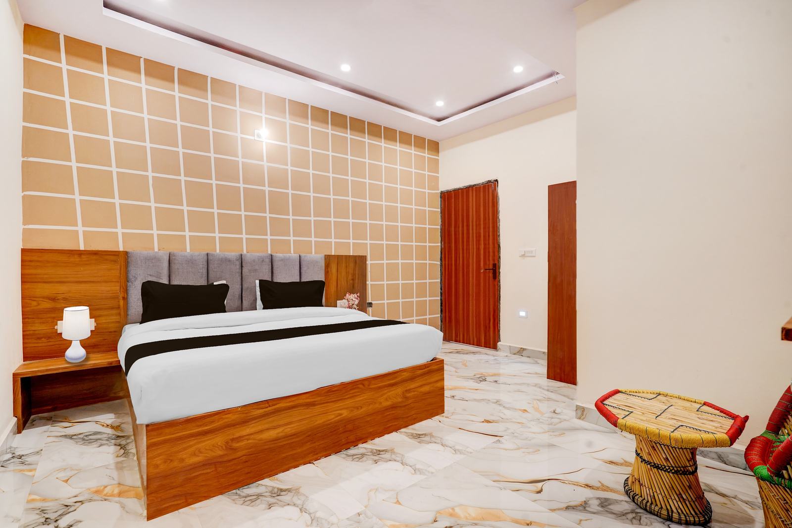 collection o radha krishna temple vrindavan formerly shri hari seva sadan