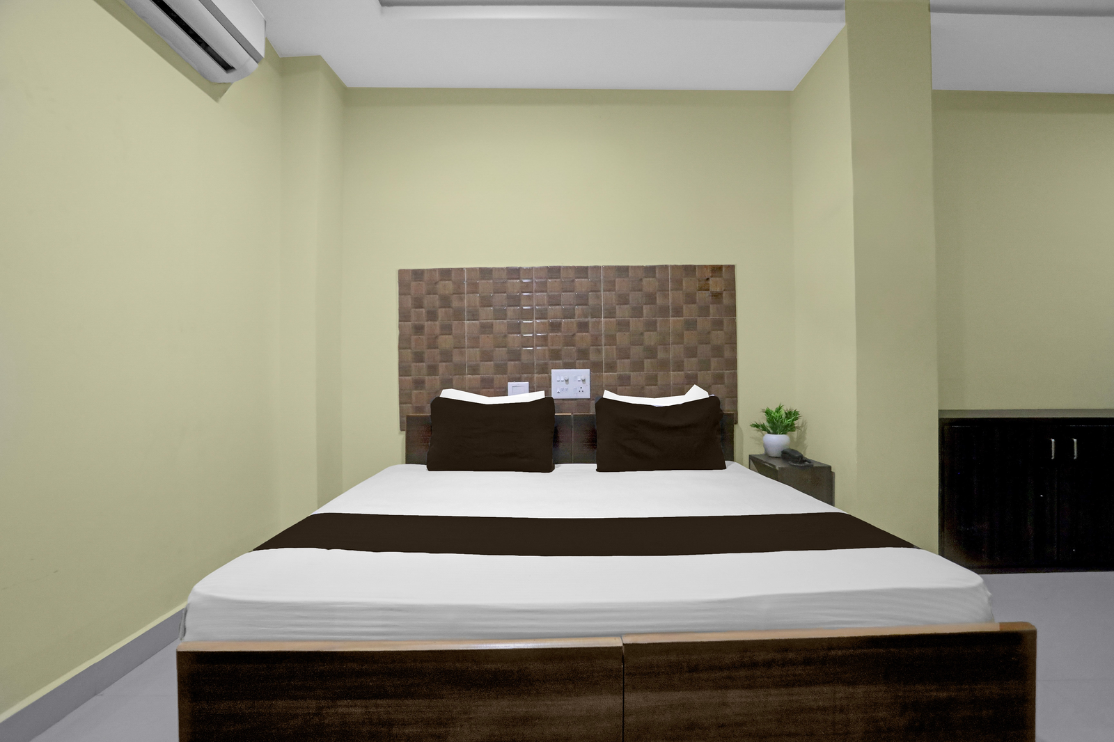 super hotel o machilipatnam railway station formerly hasini celebrations