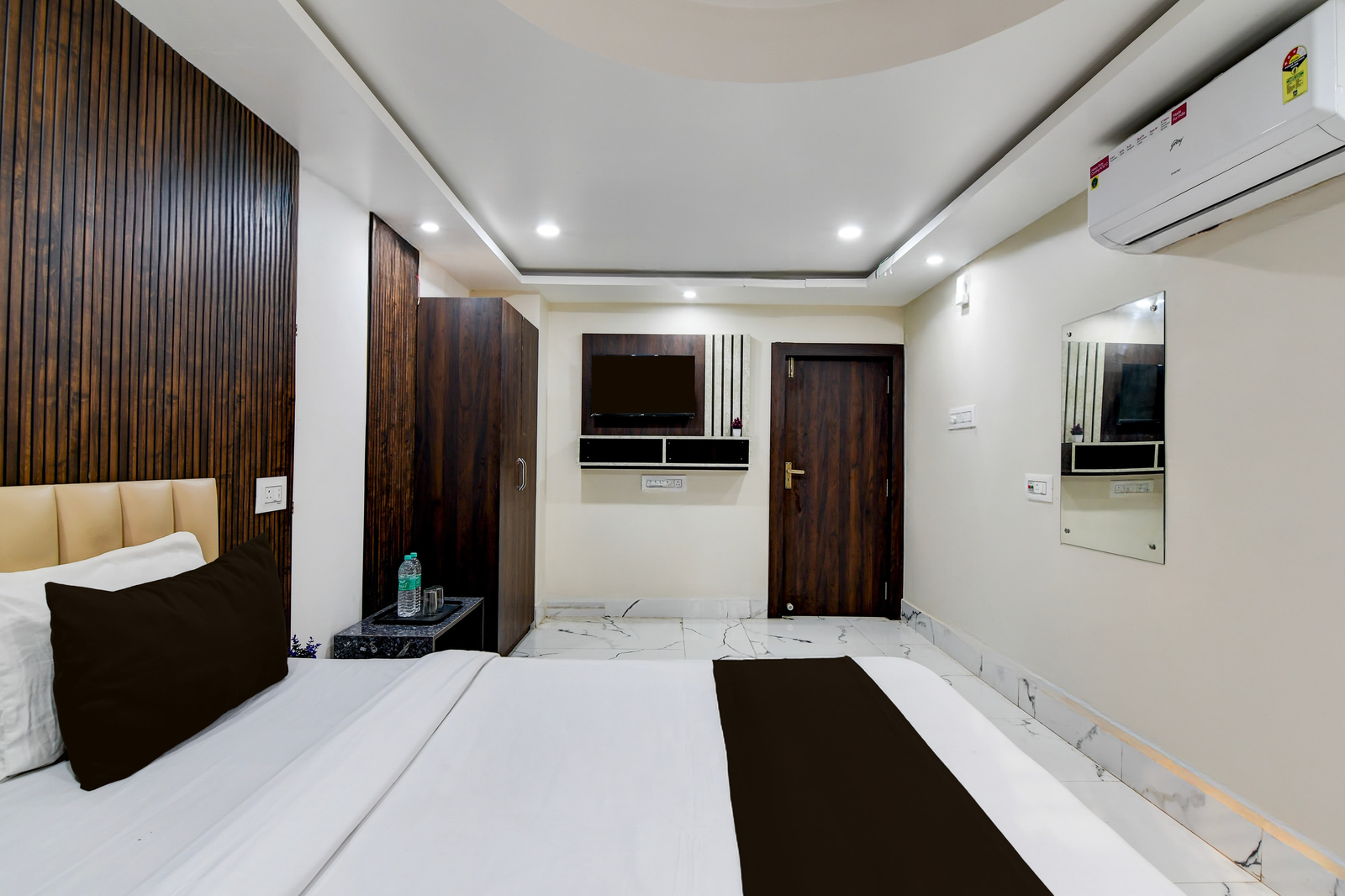 super hotel o barasat government college formerly mivaan comfort