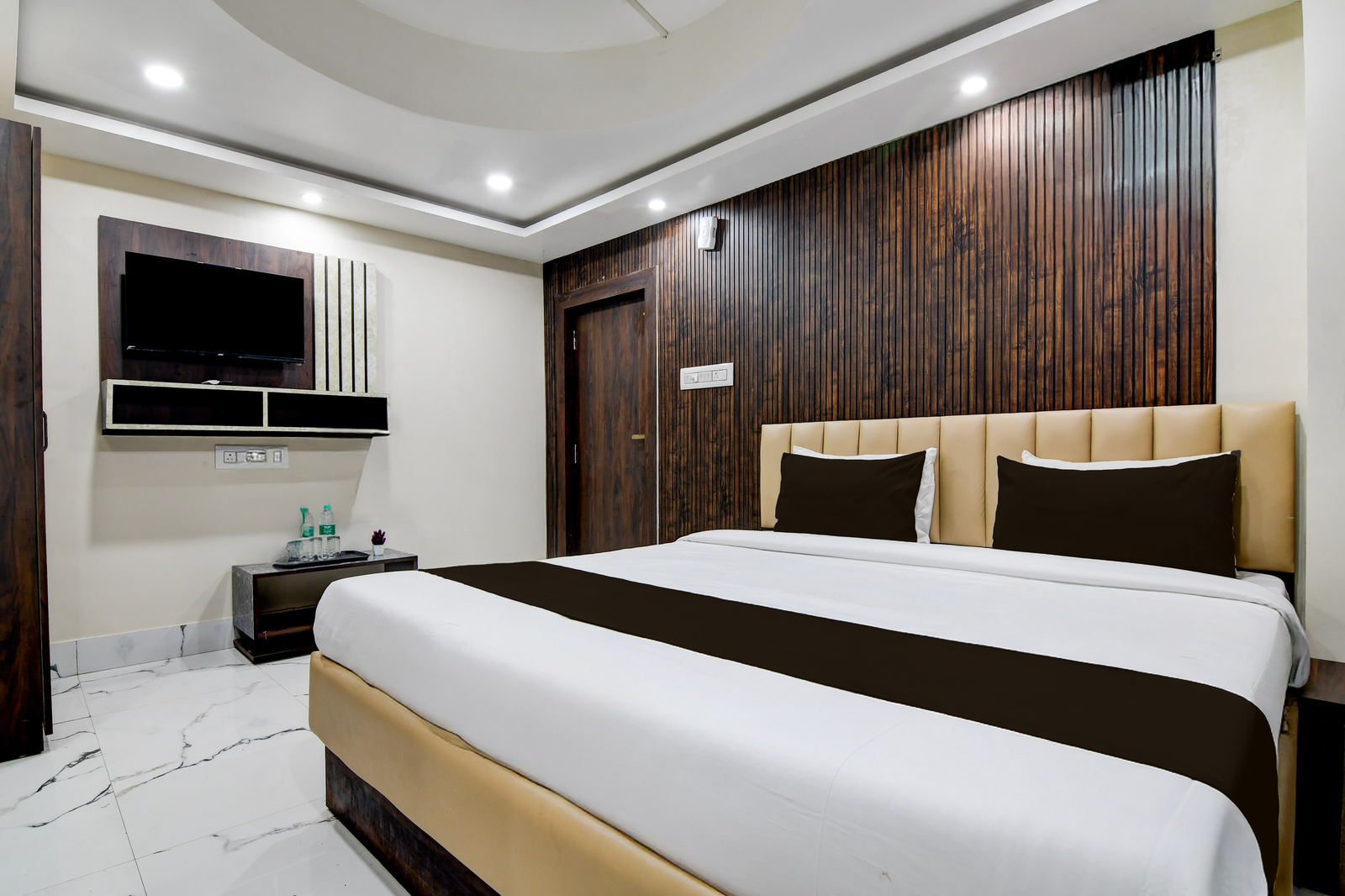 super hotel o barasat government college formerly mivaan comfort