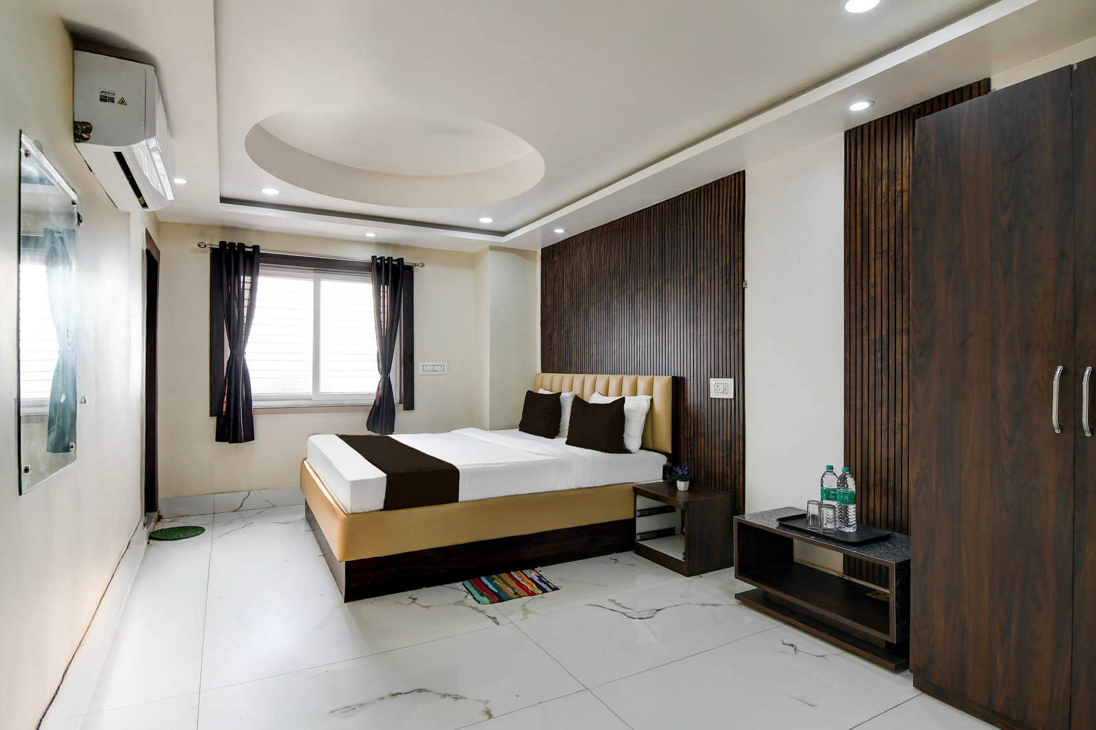 super hotel o barasat government college formerly mivaan comfort