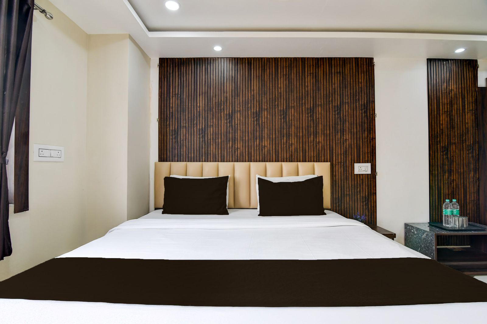 super hotel o barasat government college formerly mivaan comfort