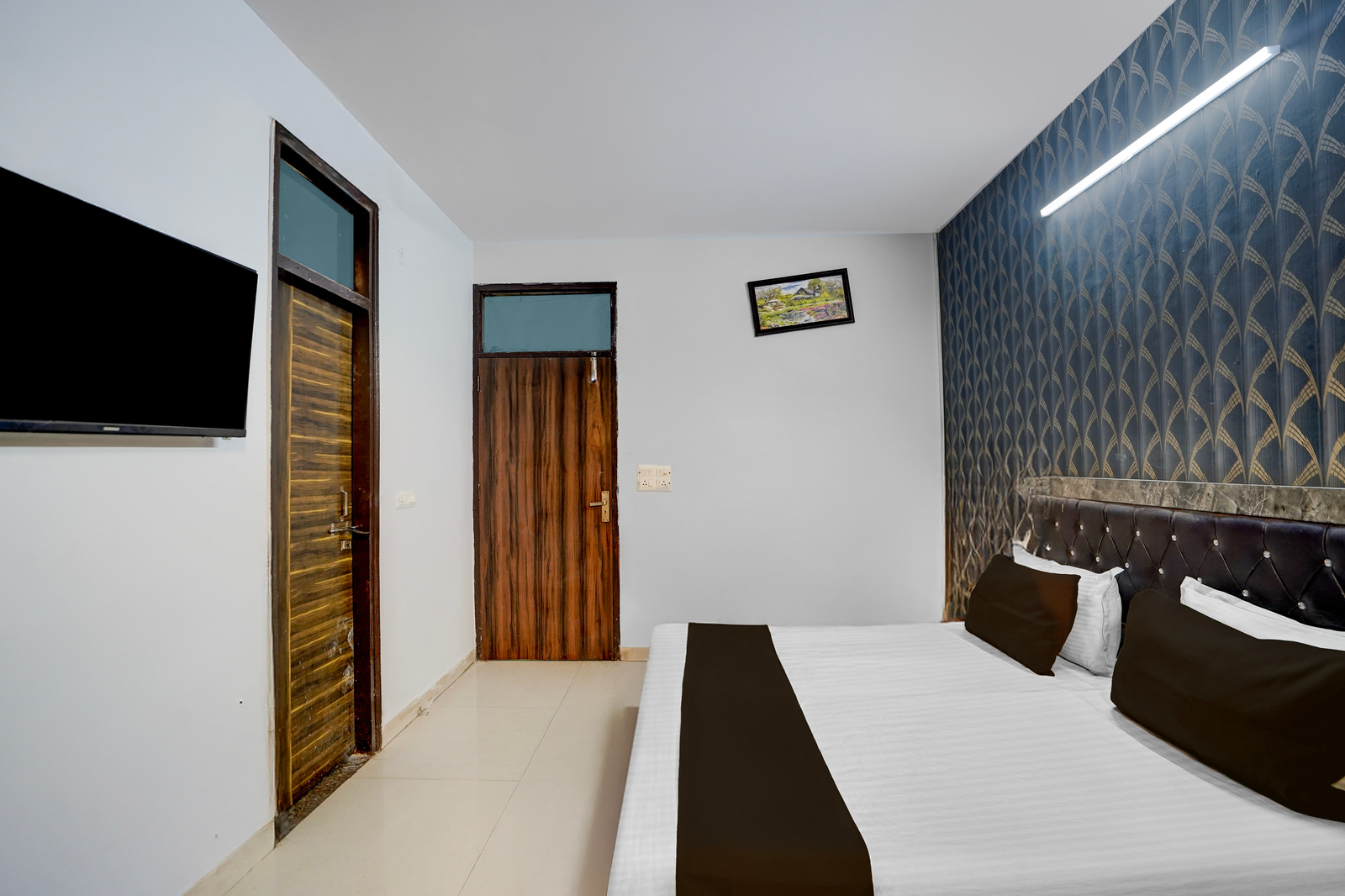 super hotel o sector 3 ghaziabad formerly cloud inn