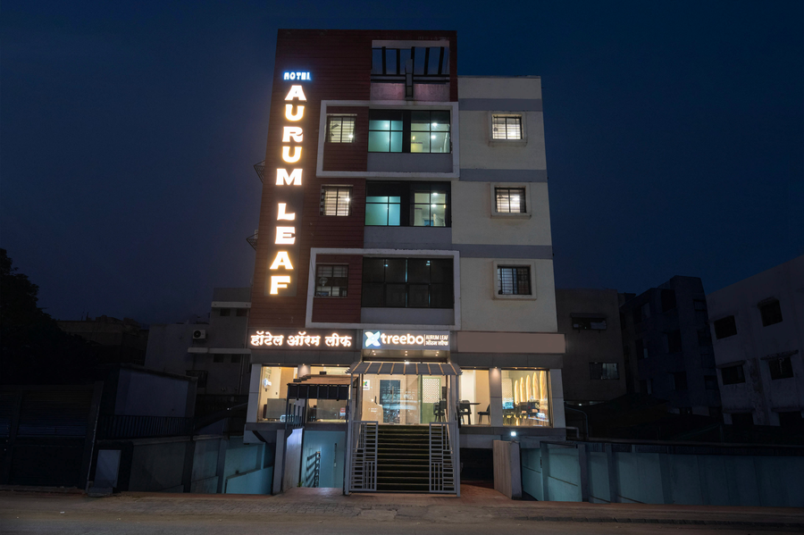 Treebo Aurum Leaf,,3 star