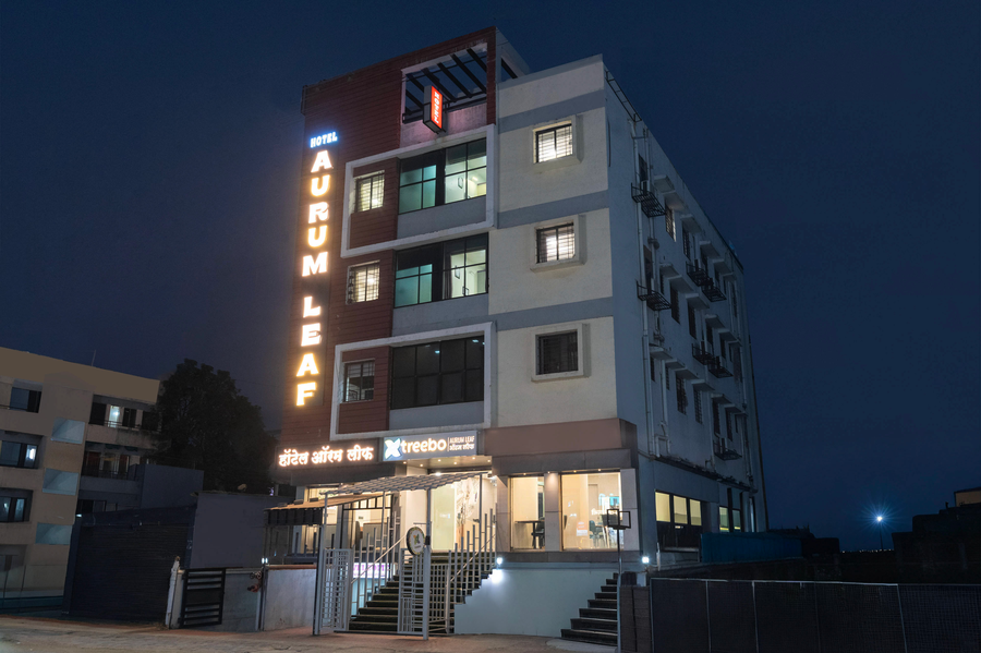 Treebo Aurum Leaf,,3 star