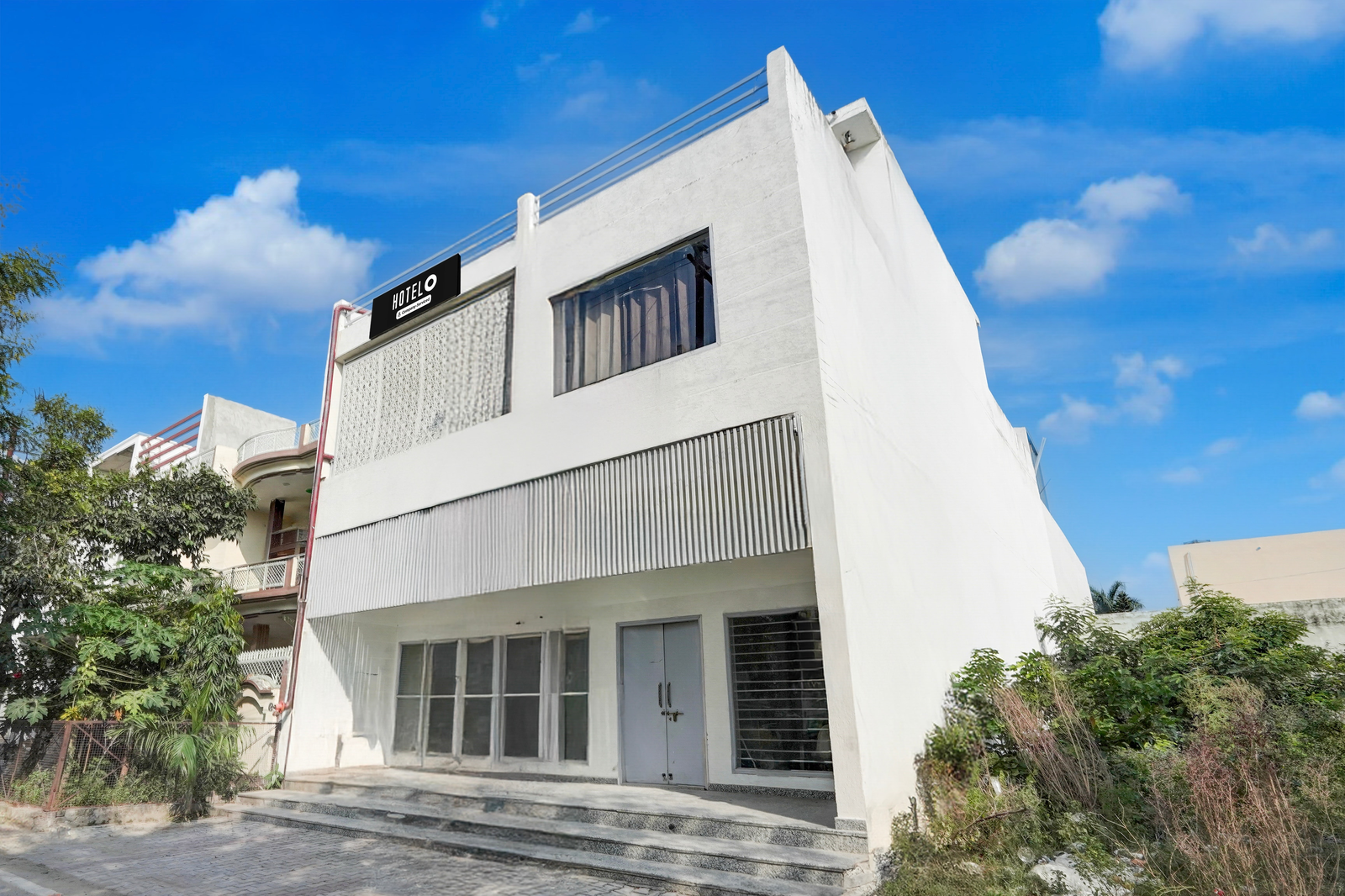 super hotel o meerut central college formerly saffron