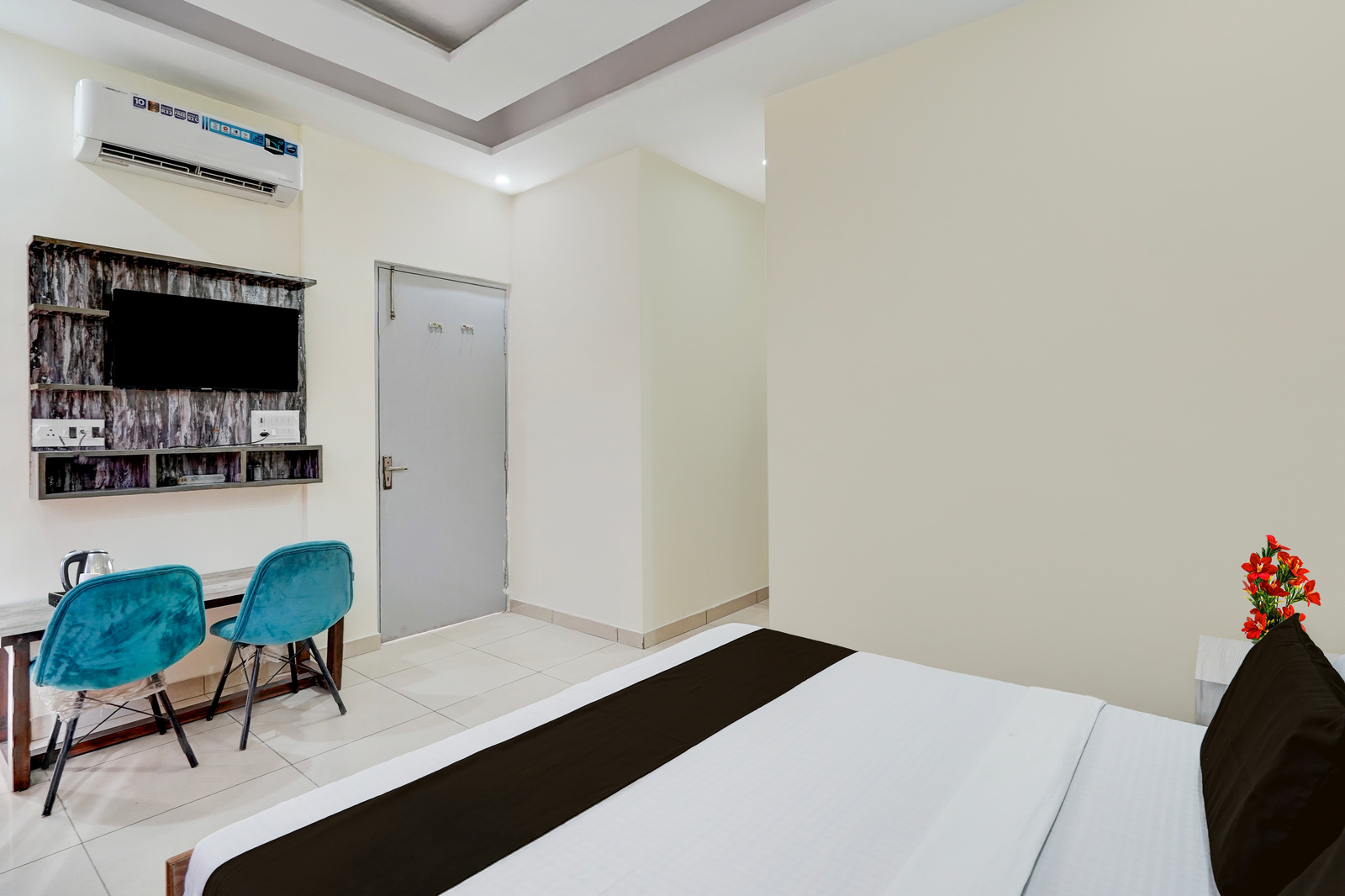 super hotel o meerut central college formerly saffron