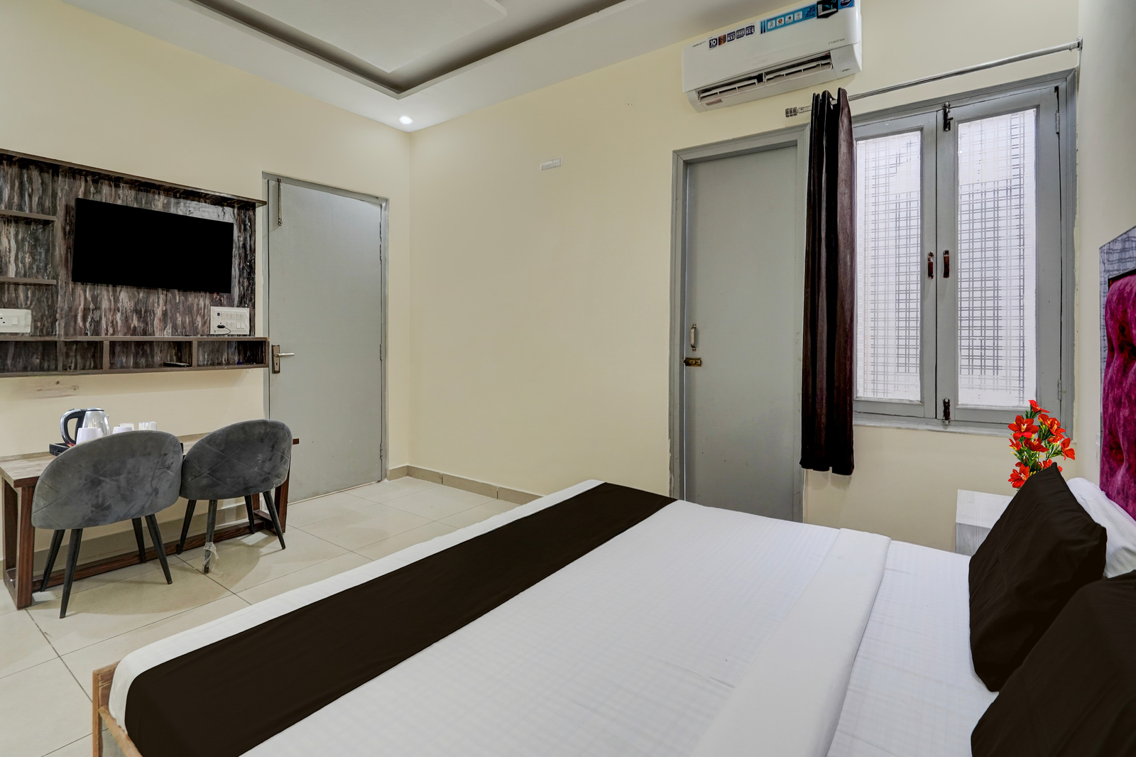 super hotel o meerut central college formerly saffron