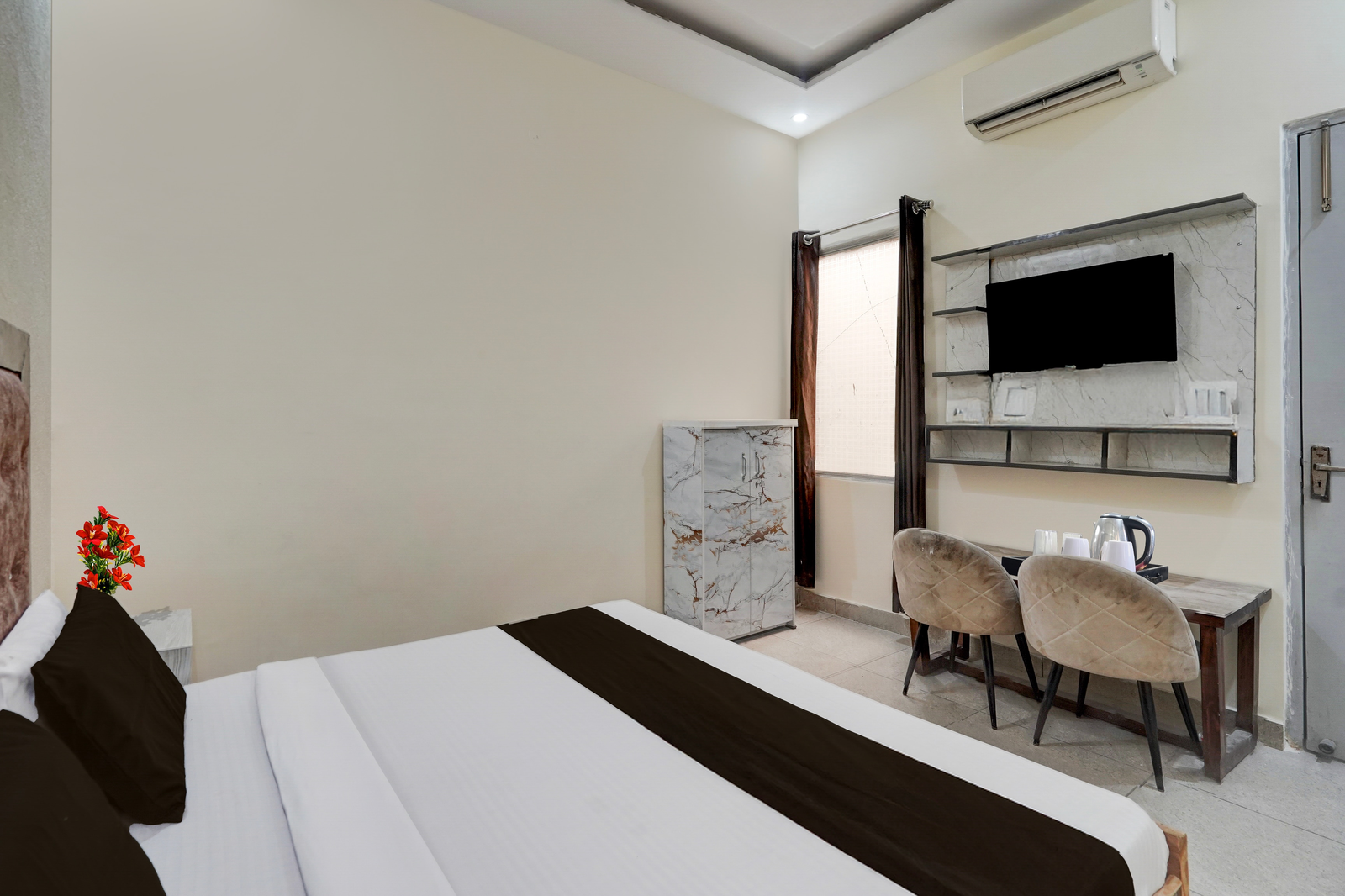 super hotel o meerut central college formerly saffron