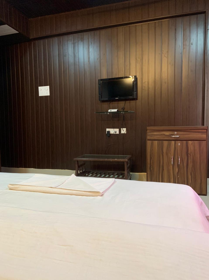 the shelars royal inn